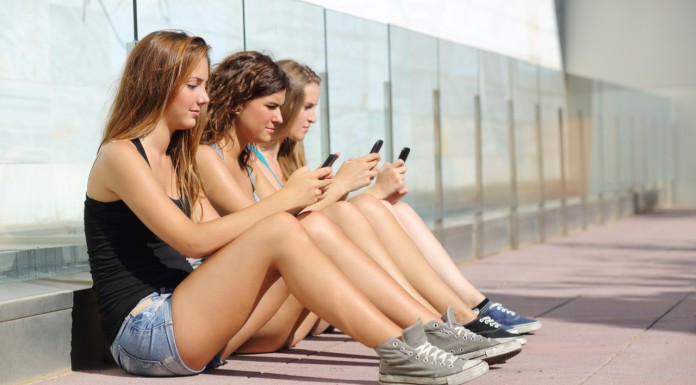 How to Break Your Cell Phone Obsession phone obsession