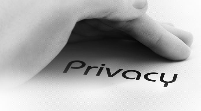 How to Stop Your Smartphone From Tracking You – Protect Your Privacy Hand protects sensitive data